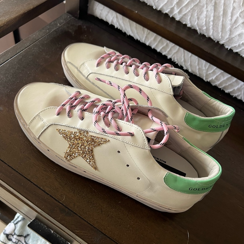 Golden Goose White Sneakers with Gold Star and Pink Laces - Picture 5 of 7